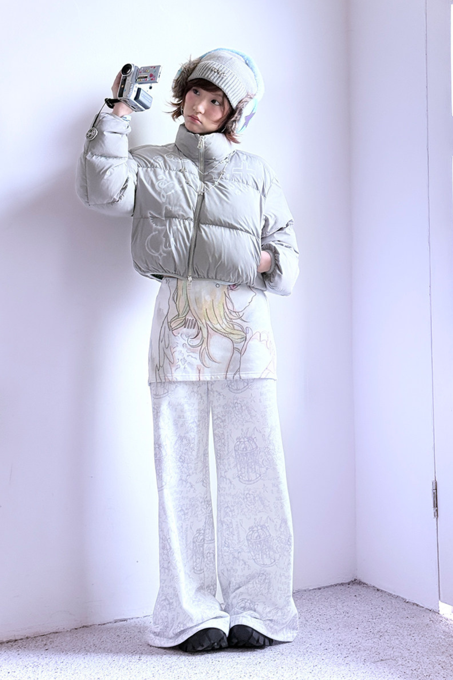 エンジェルホワイトスウェットパンツ