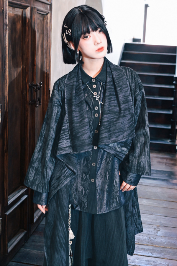 スケールシックケープトップス