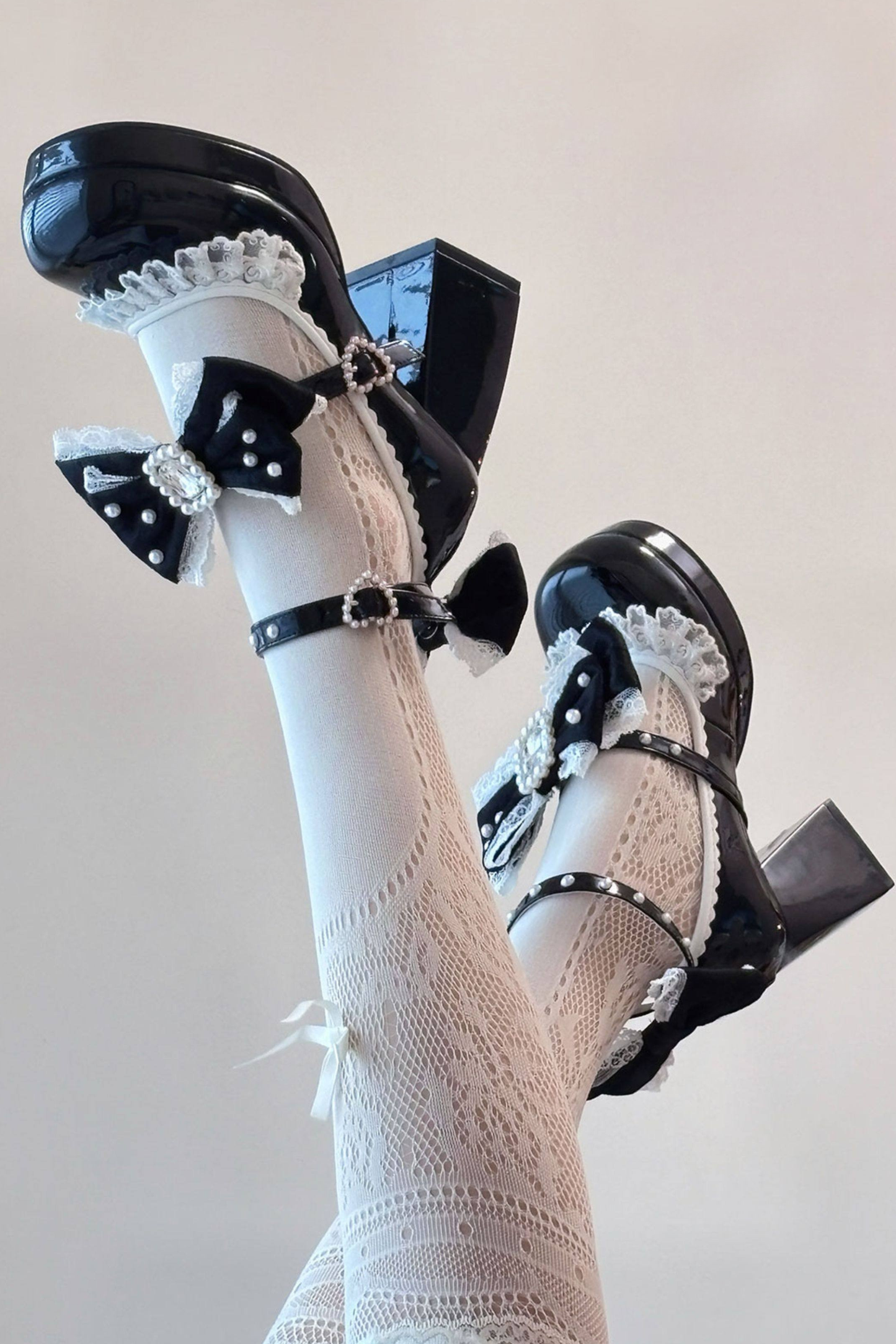 Lavilés Pearl Heals.