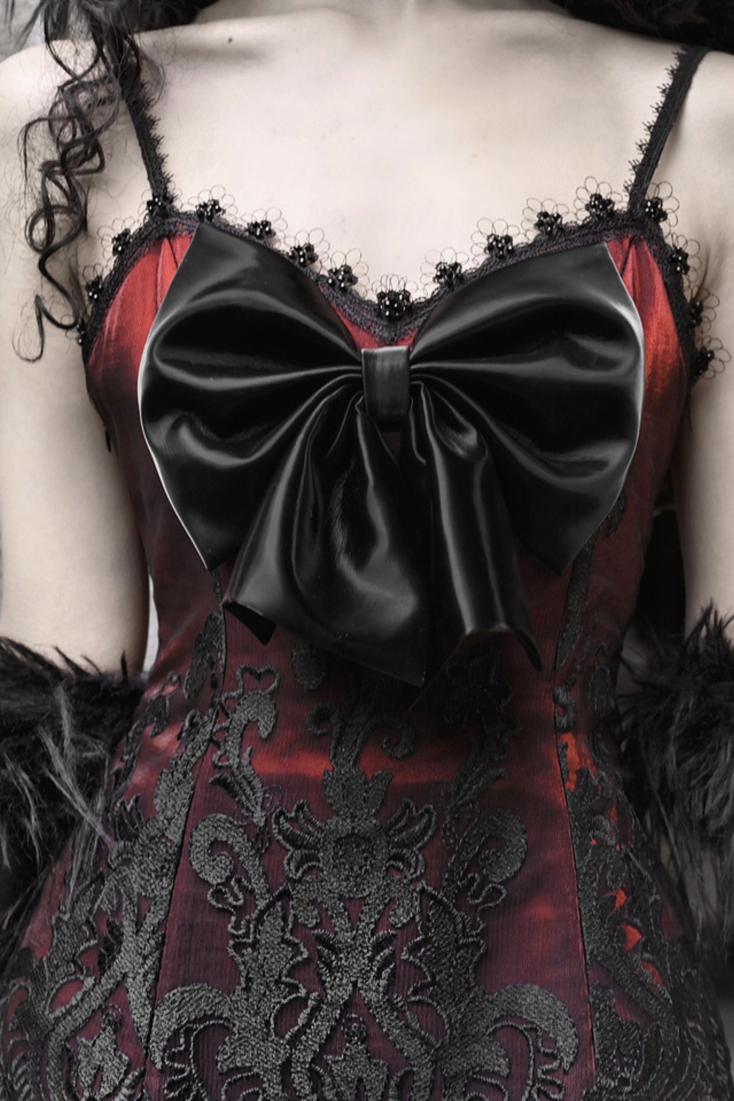 ダークゴシックスリムスリップドレス