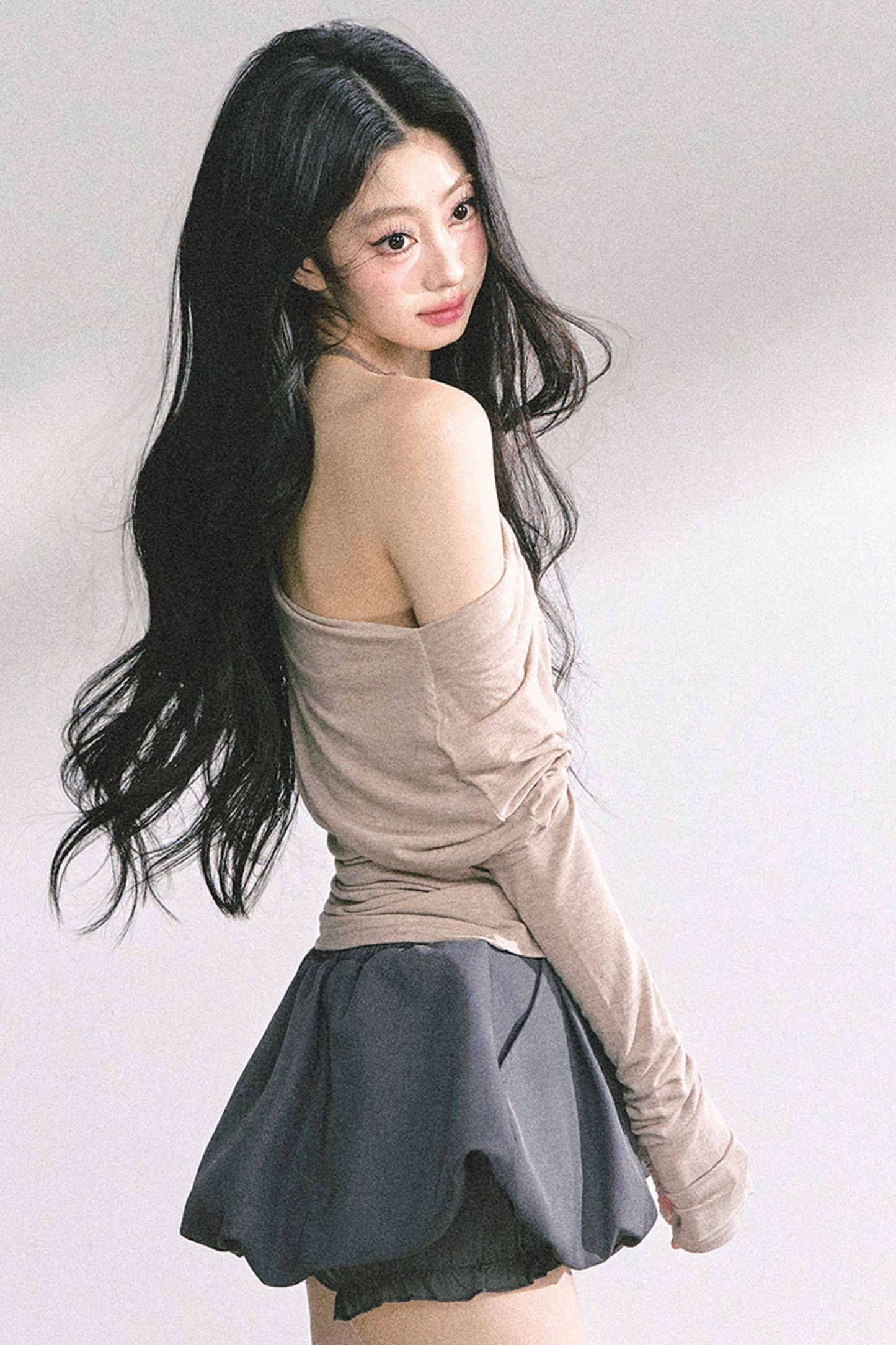 スリミングオフショルダートップス