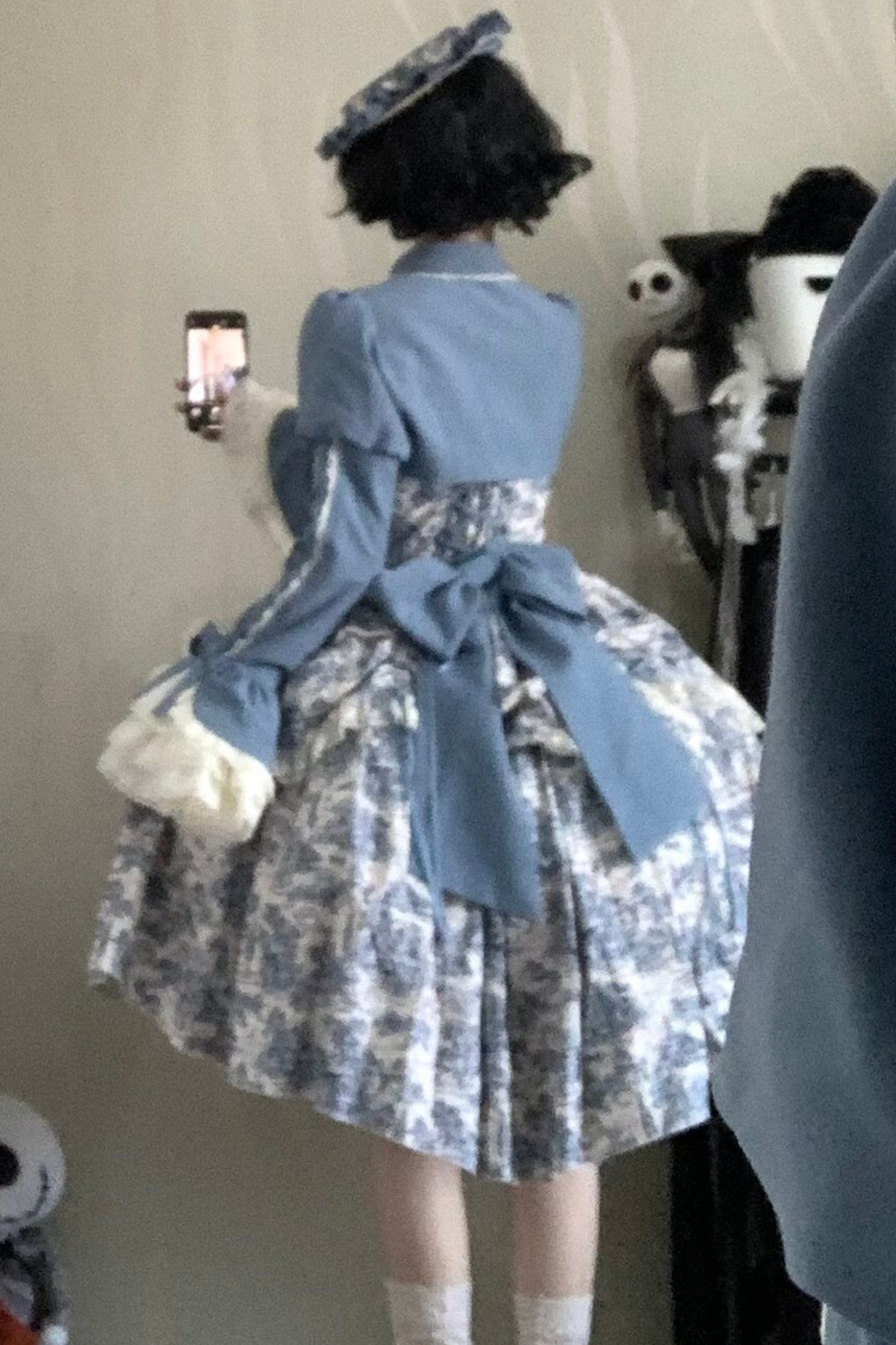[Vorbestellfrist: 1. Maerz] Eleganter Asiatischer Lolita Traegerrock + Oberteil + Flache Muetze
