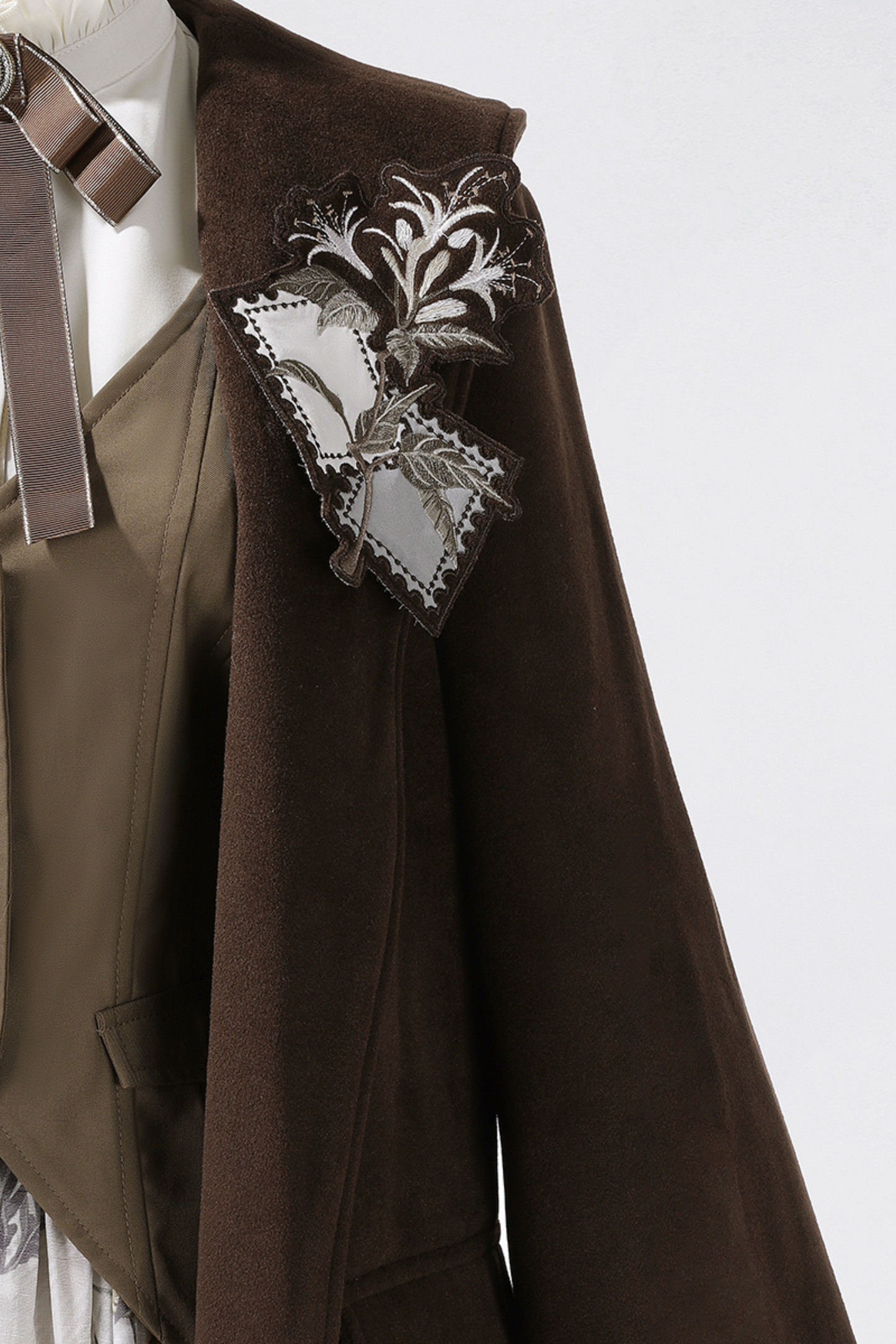 レトロロングコート+スカート+シャツ+ベスト