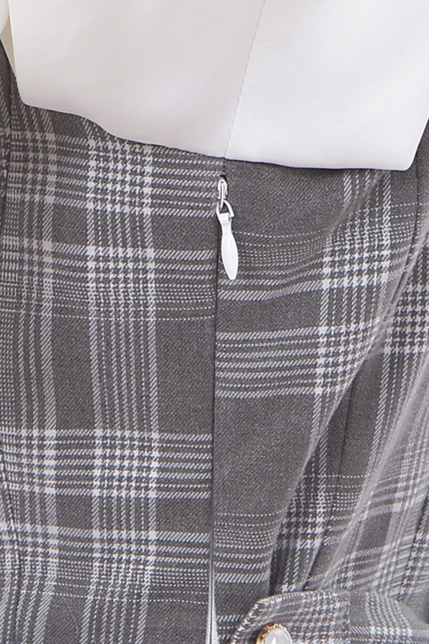 Kariertes Süß-Cape-Design-Kleid