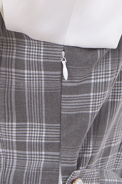 Kariertes Süß-Cape-Design-Kleid