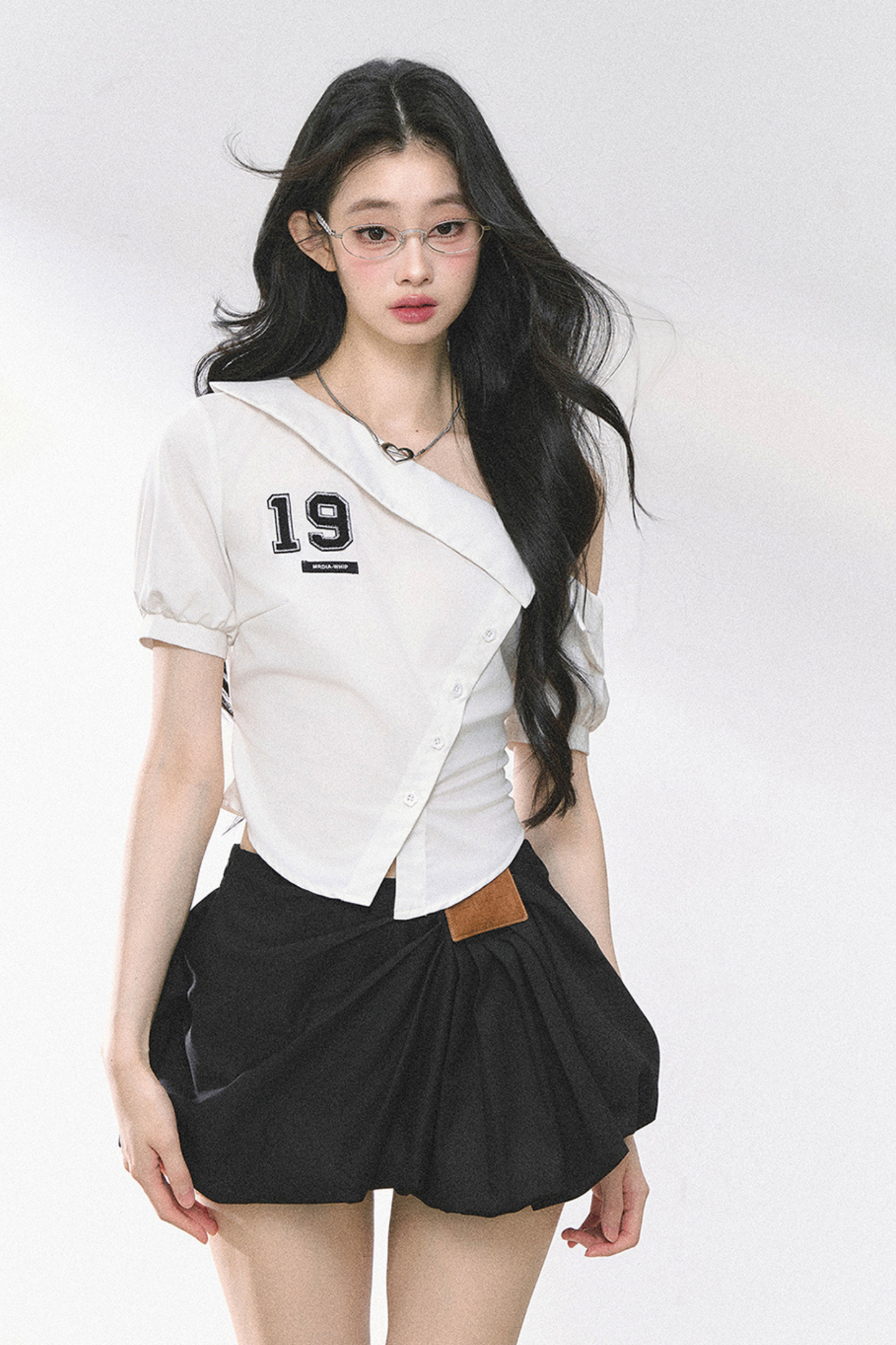 ワンショルダーロゴタイトトップス