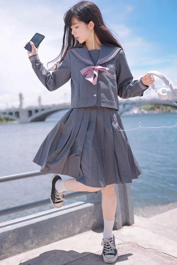 セーラートップス+プリーツスカート+ソックス+ベルト+リボン