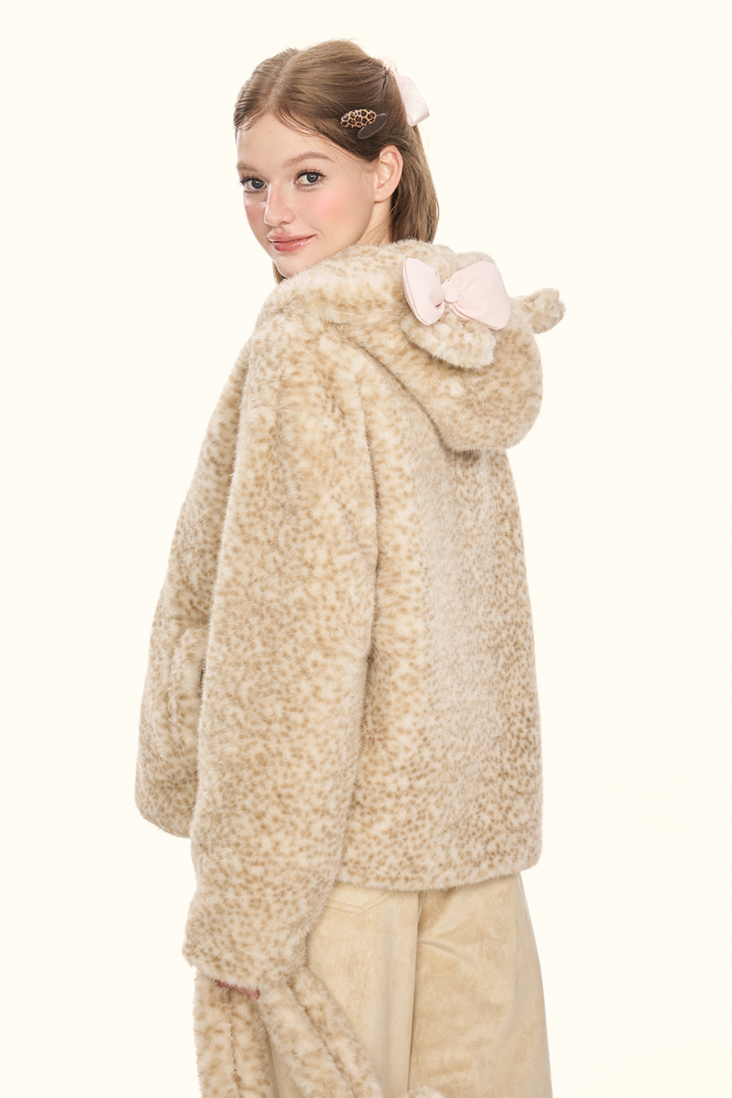 リトルミルクレオパードリボンフードコート