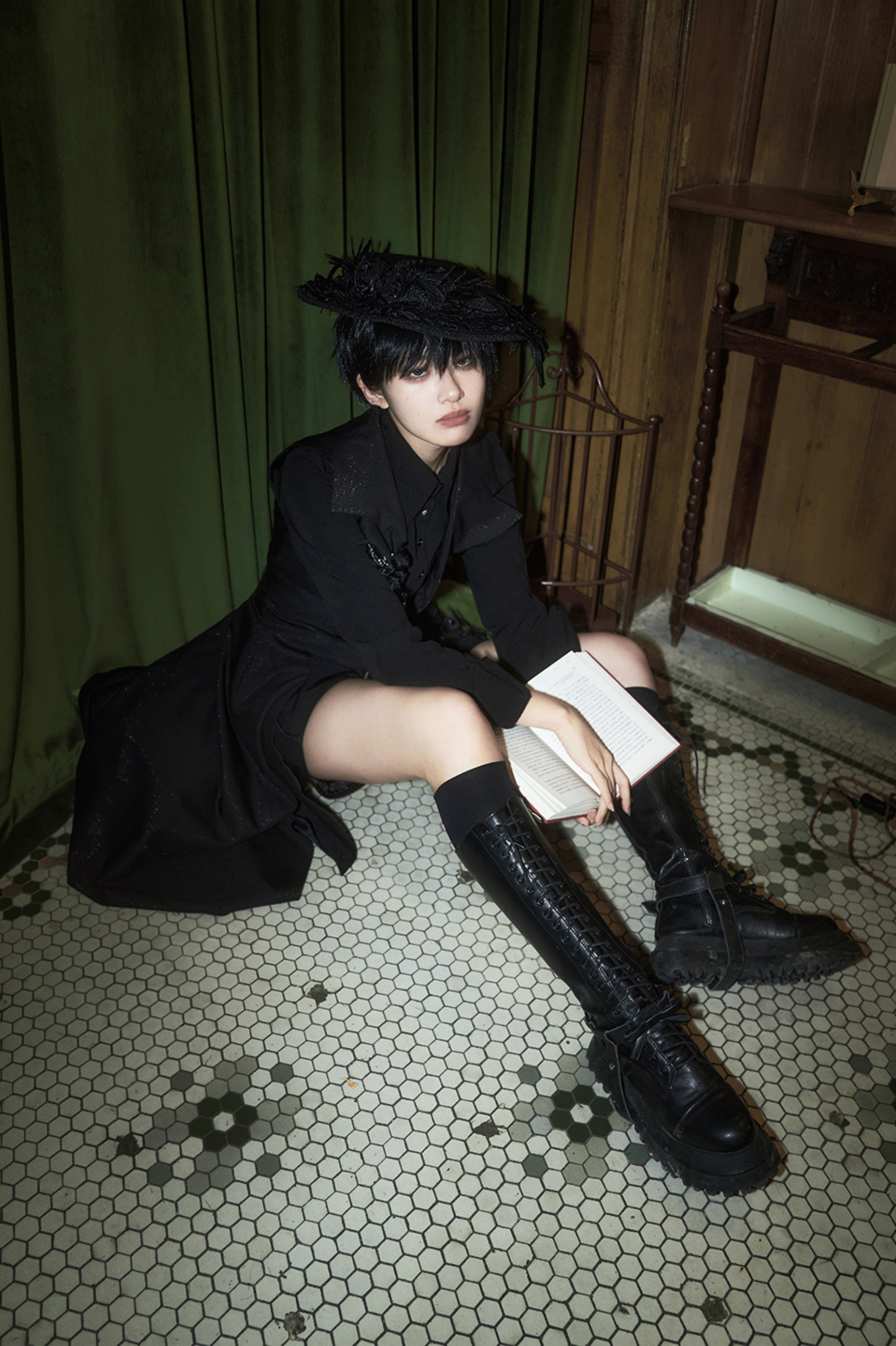 レトロダークイレギュラーゴシックベスト