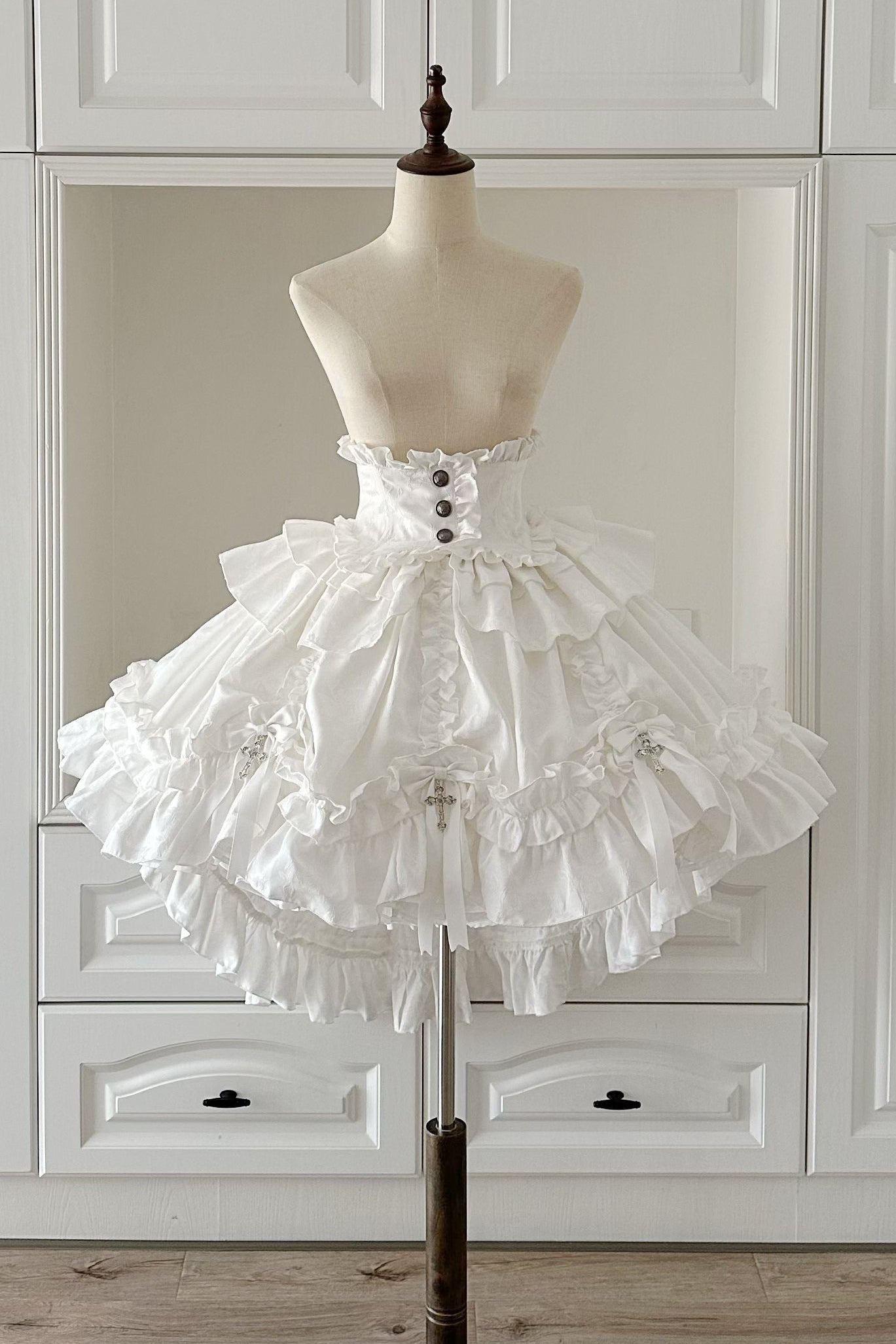 【12月6日予約締切】クロスノクターンゴシックダーク・ストライプレイヤードトップ＋クロスローズ・ストライププルアップスカート