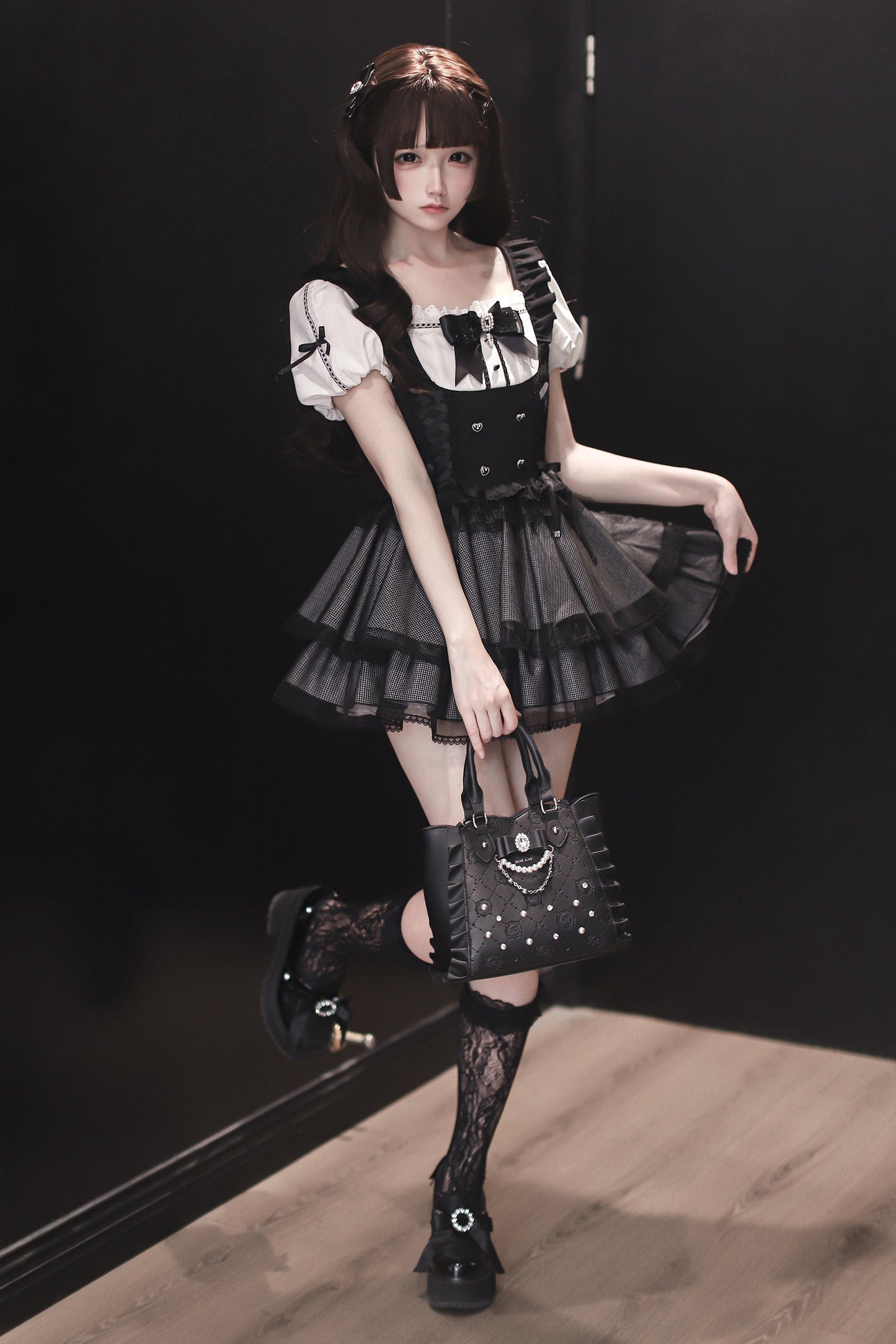 Ecomi Satin-Lagenkleid