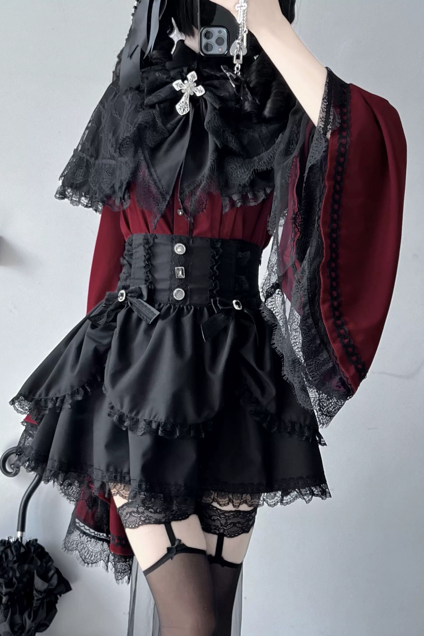 Mine lace gothic shortcape