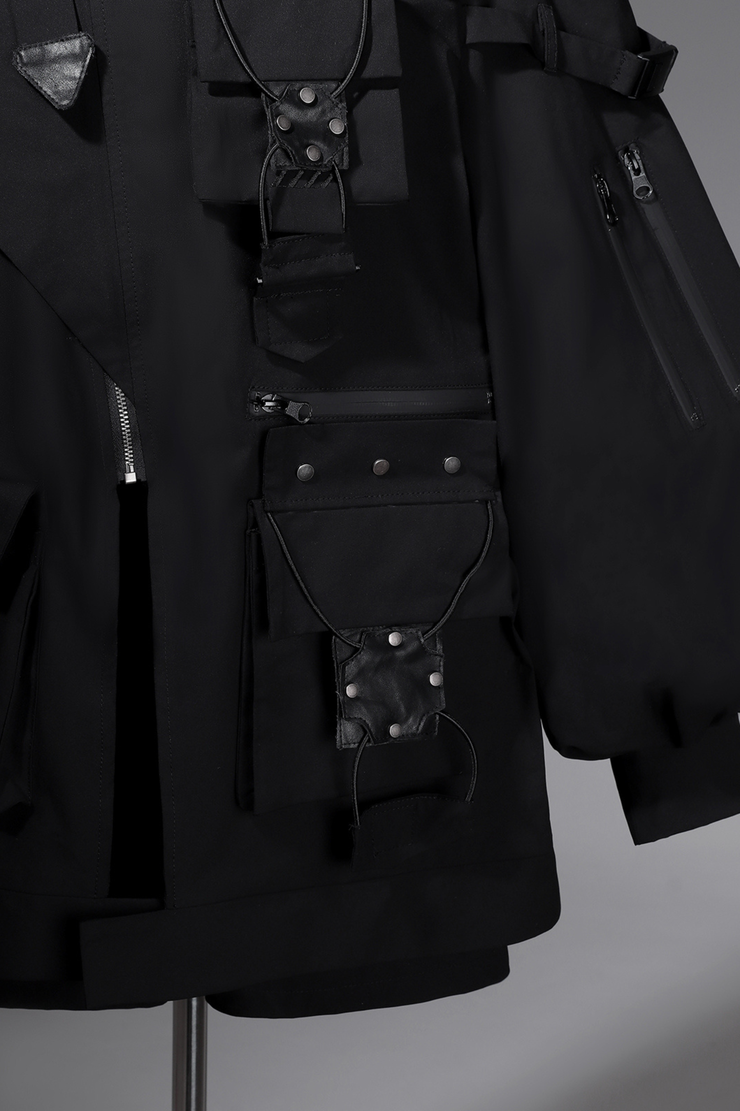 ダークフードジャケット+ショートパンツ+レッグカバー