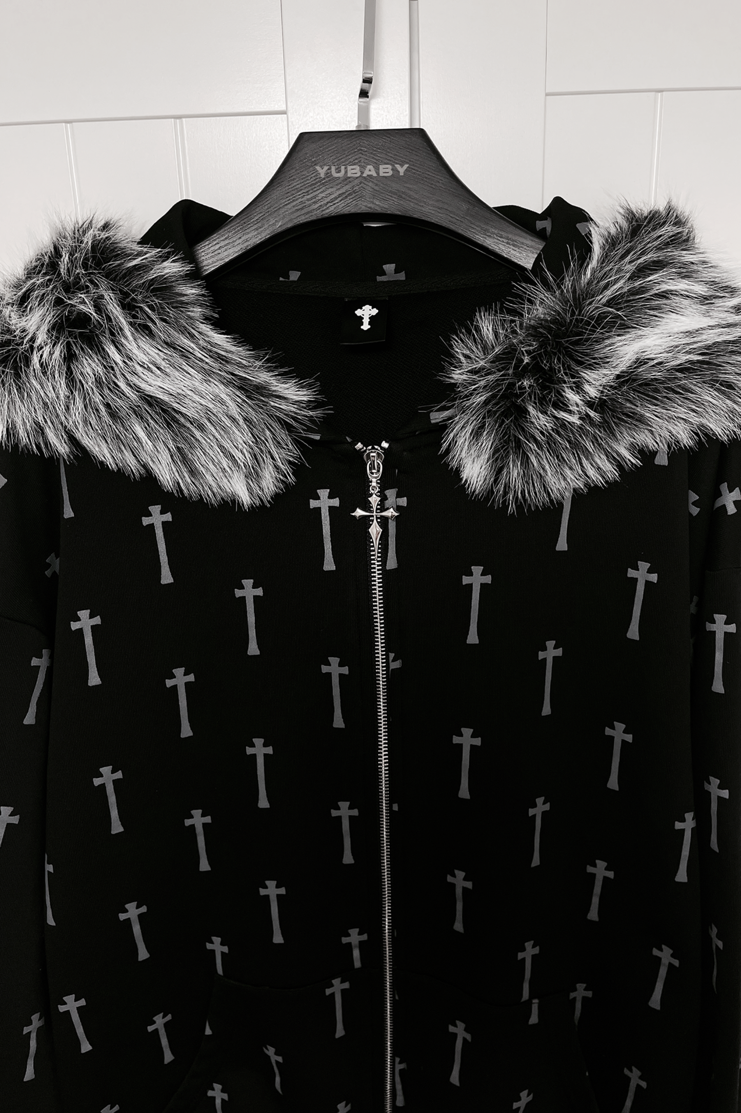 クロスファーフードパーカー