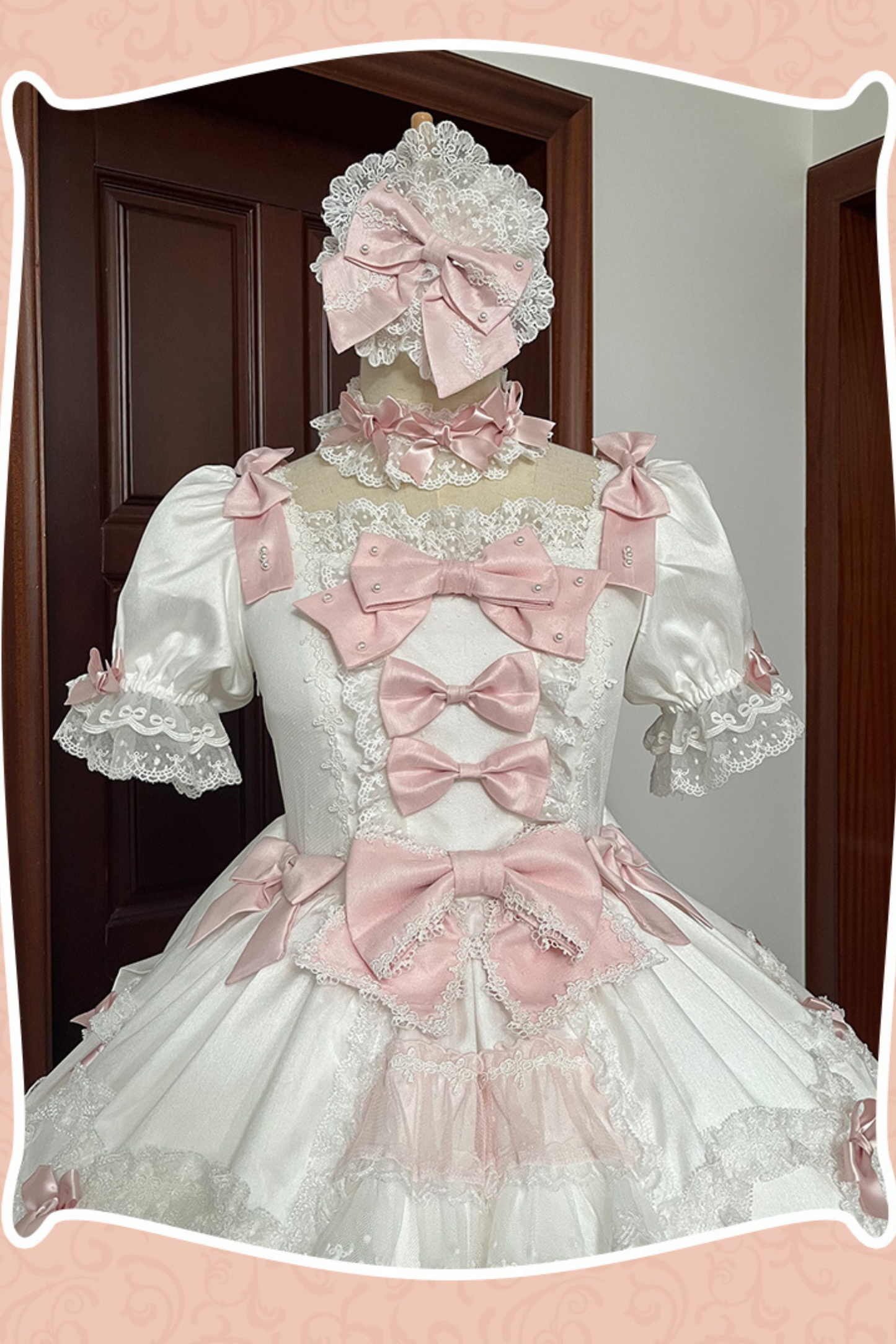 サークルクリームドールダブルパレスゴージャスドレス+ハット+チョーカー