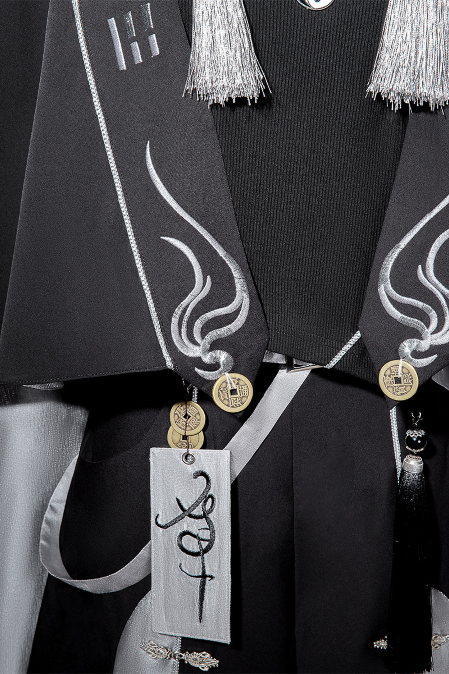 Chaina Dark Mode Girl Set