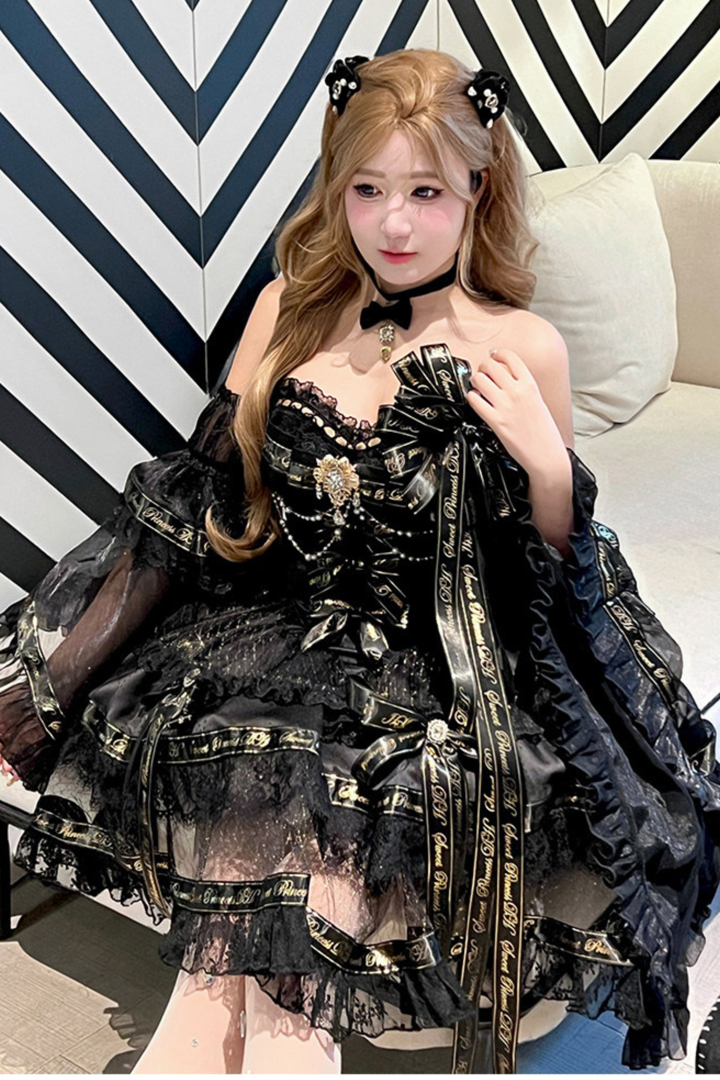 ゴールデンゴシックドレス+チョーカー+スリーブ+バッジ