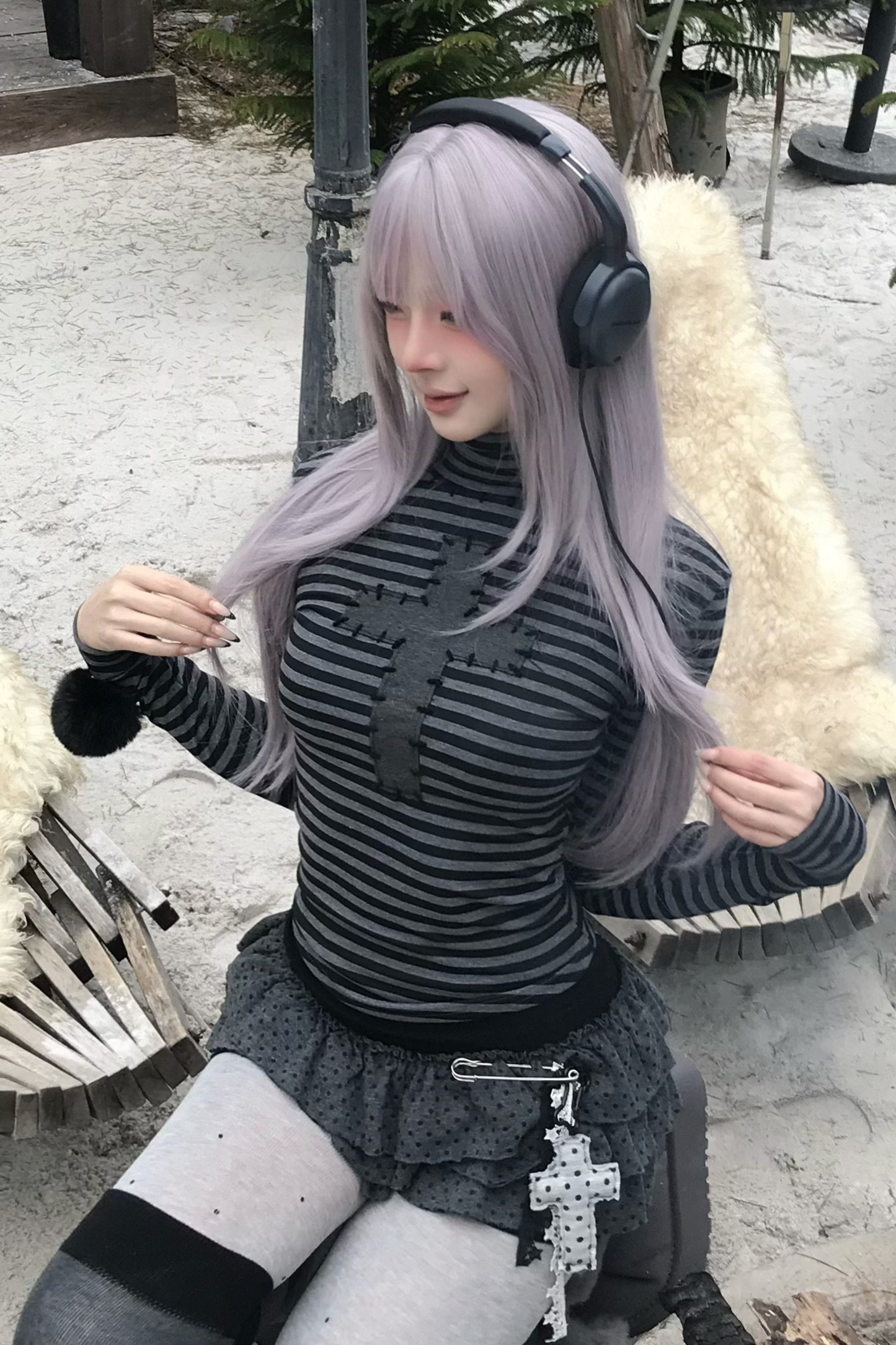 クロスハイネックトップス+パンツスカート+ペンダント