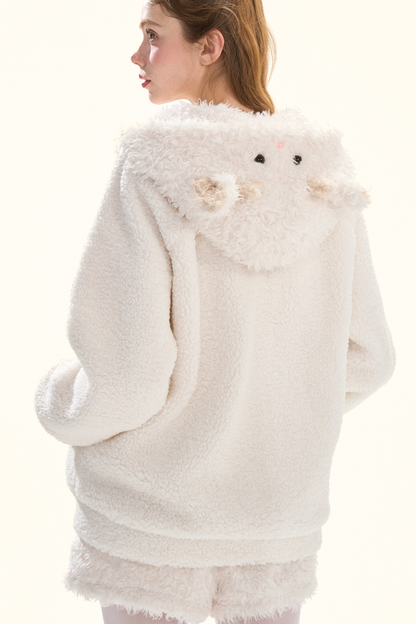 ラムファーフードジャケット+ショートパンツ