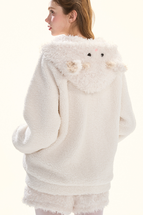 ラムファーフードジャケット+ショートパンツ