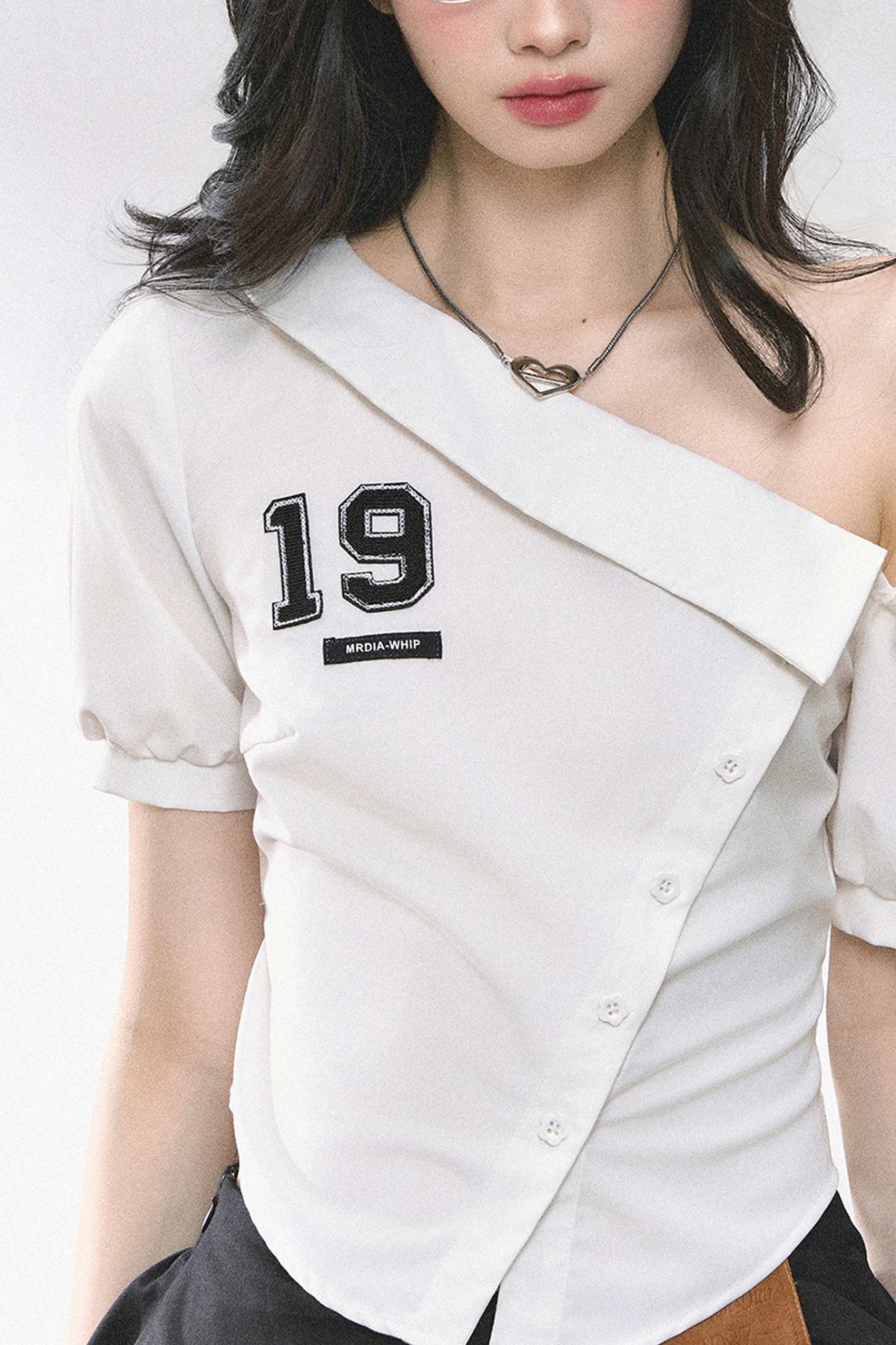 ワンショルダーロゴタイトトップス