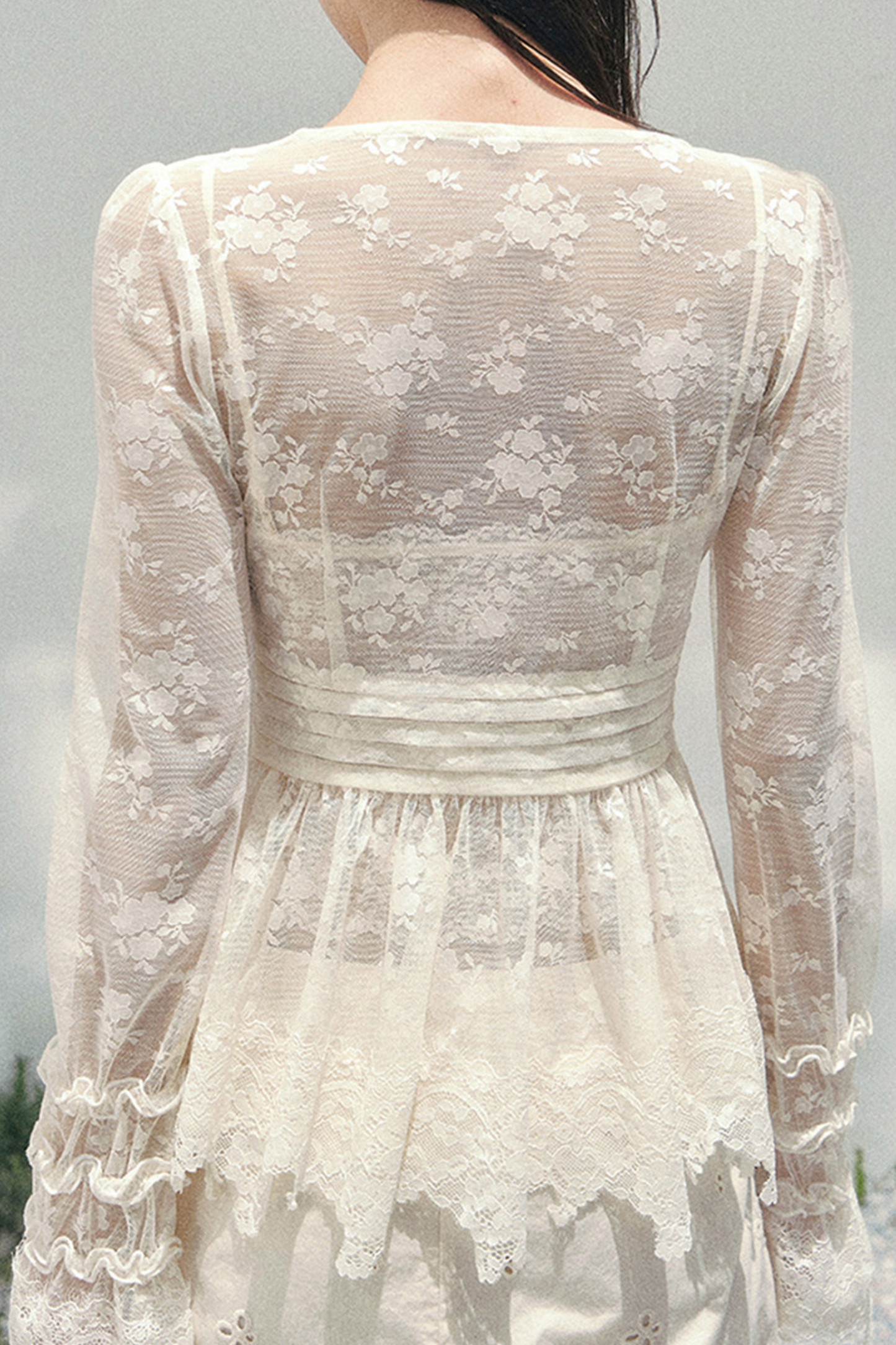 レースズラストドリームシアートップス