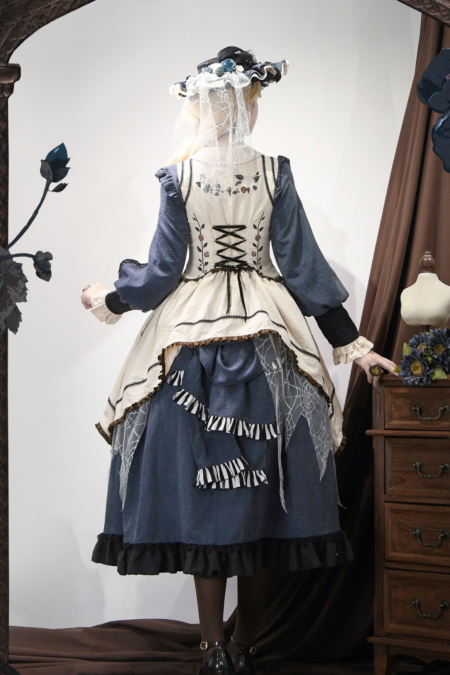 [Reservation Deadline: February 23rd] Classic Elegant Traveler Princess Dress Suit Complete