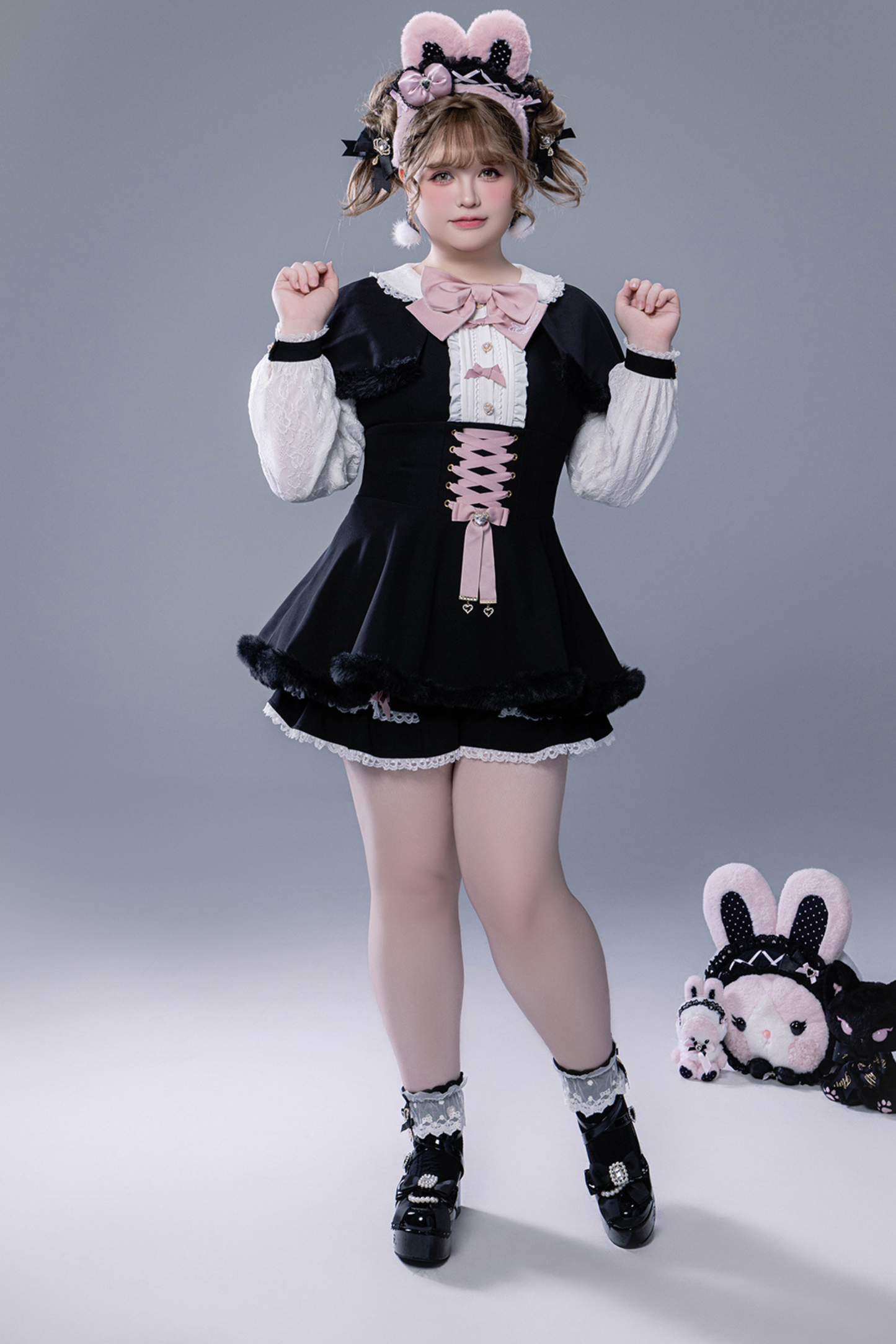 Fluffy cute cape + top + pants + brooch