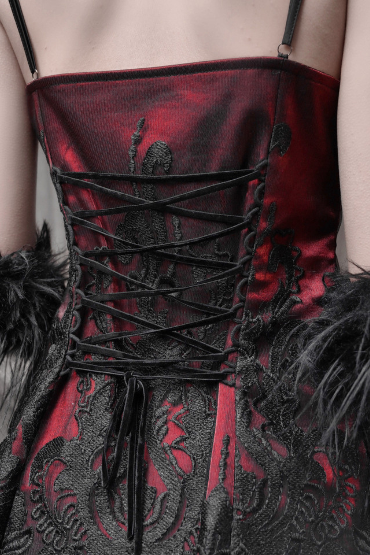 ダークゴシックスリムスリップドレス