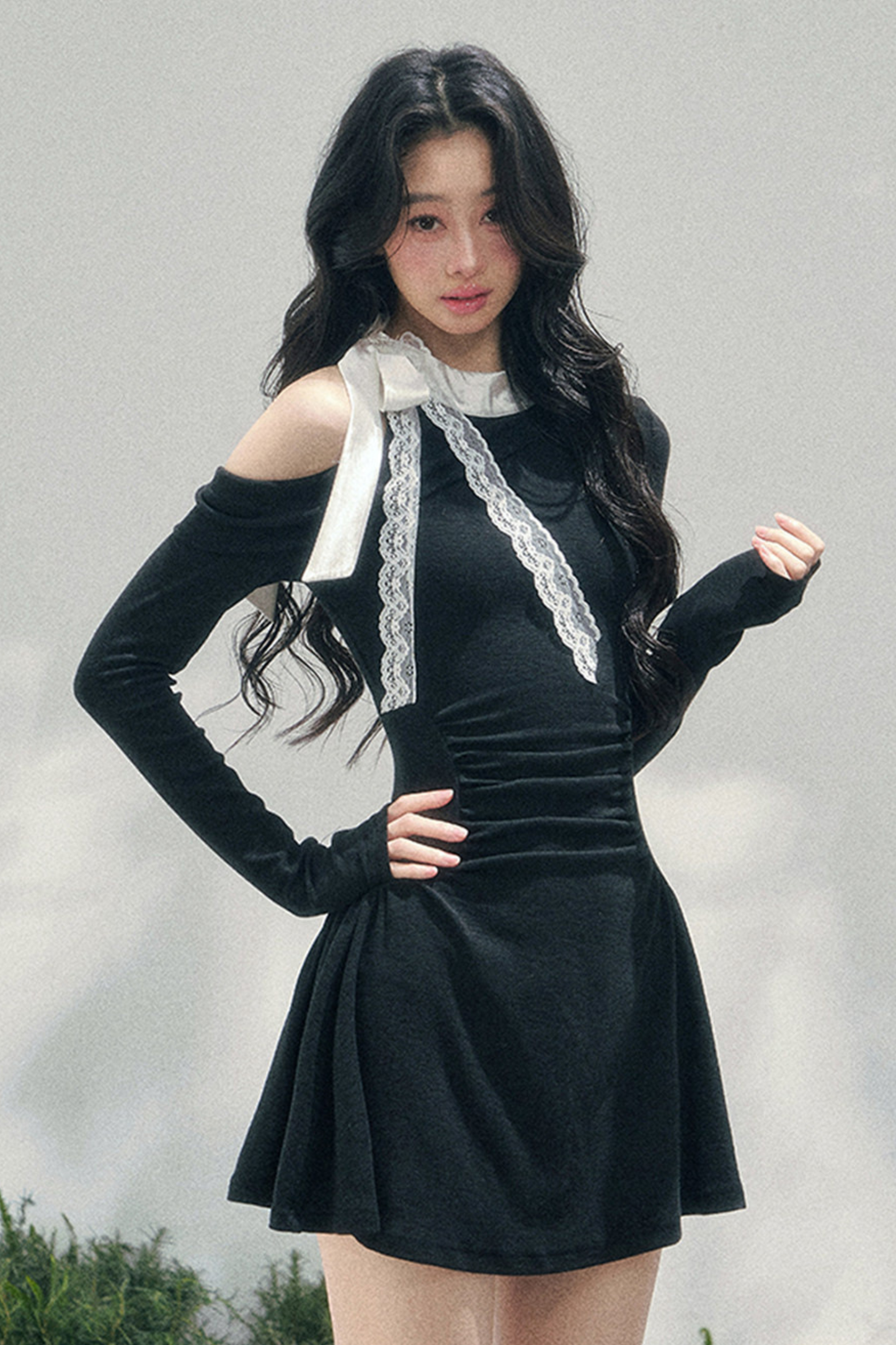 フレンチレースオフショルダードレス