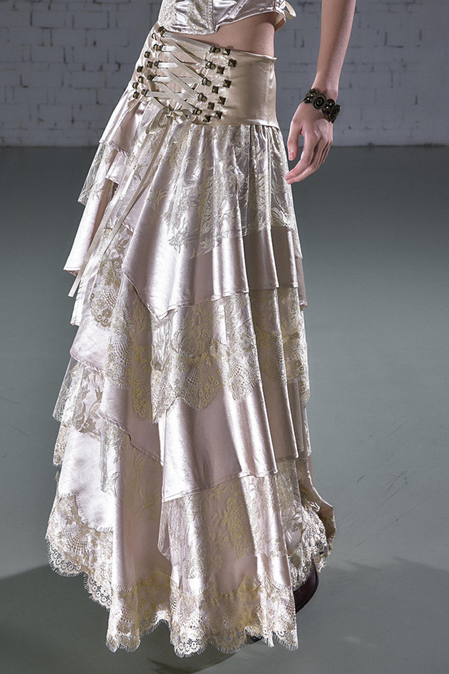 Mittelalterliches Spitzen-Patchwork-Rock
