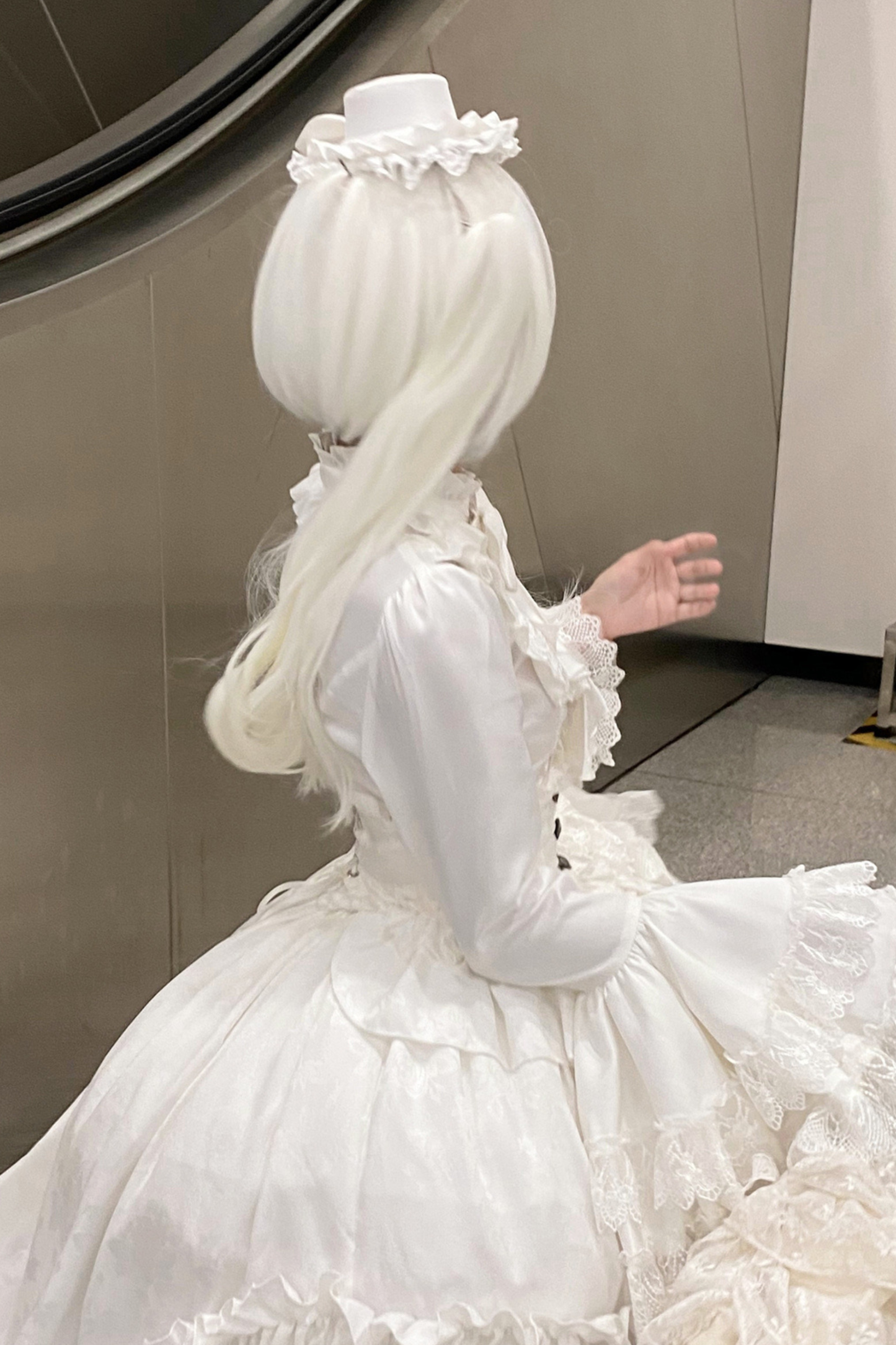 【12月6日予約締切】クロスノクターンホワイトブラック姫袖フリルシャツ