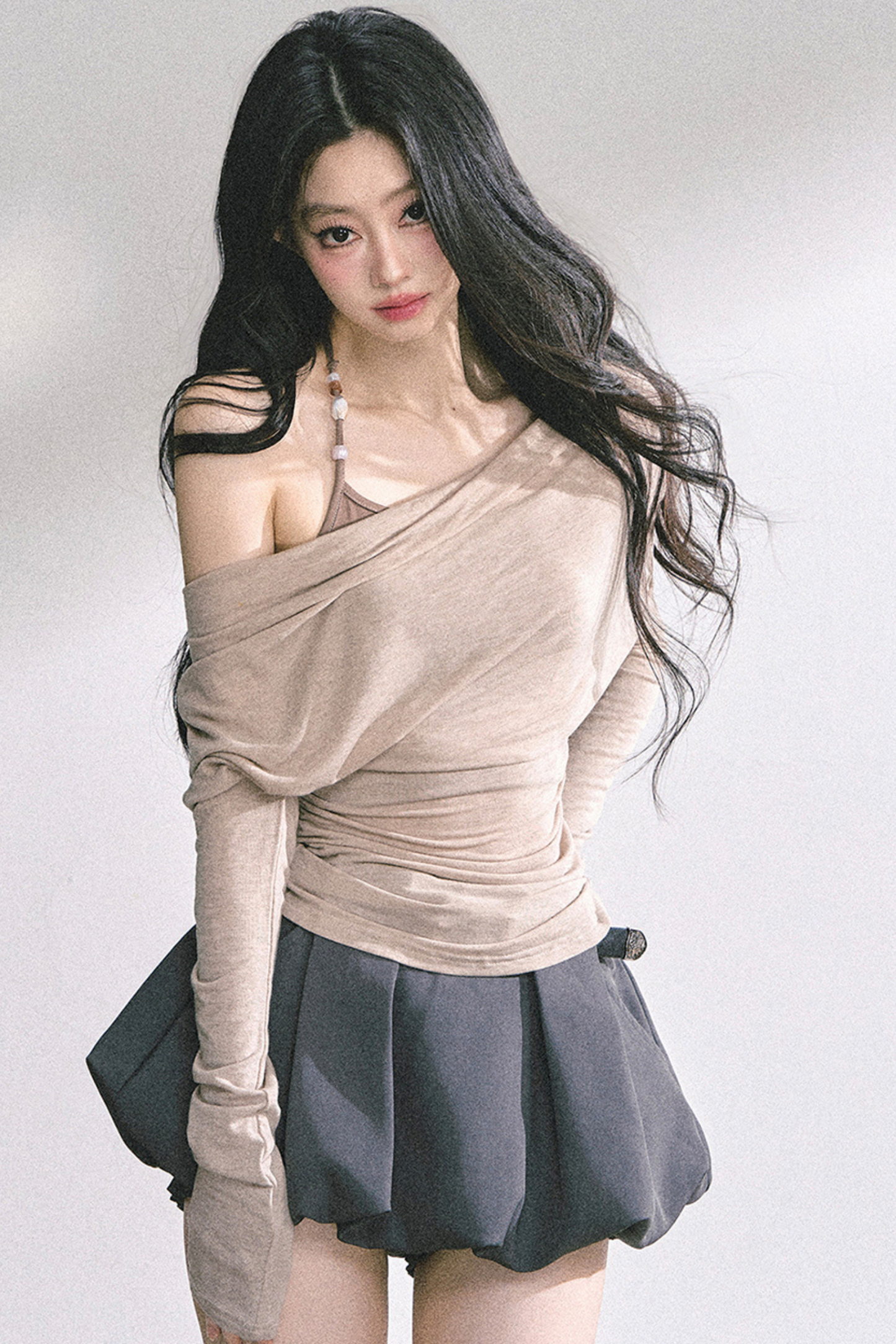 スリミングオフショルダートップス