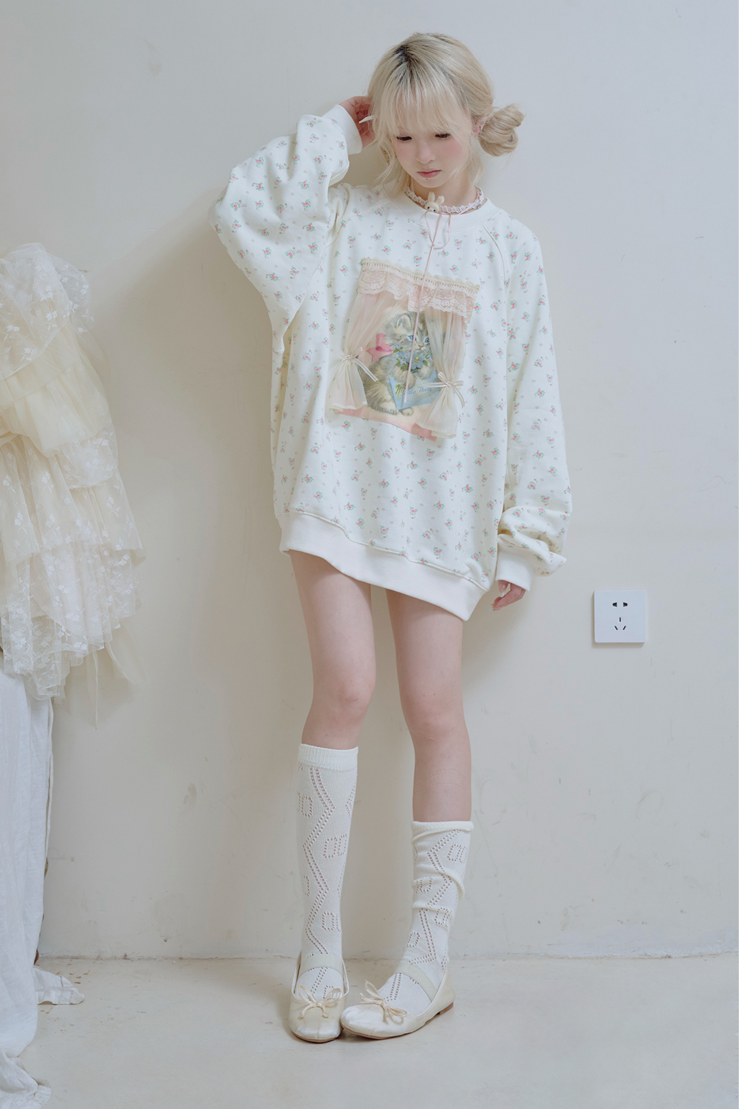 フローラルキャットレースカーテンスウェット