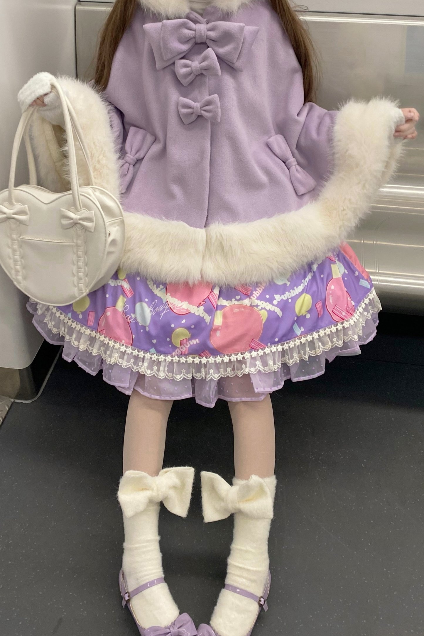 【12月18日予約締切】猫耳ファーフーディーケープコート