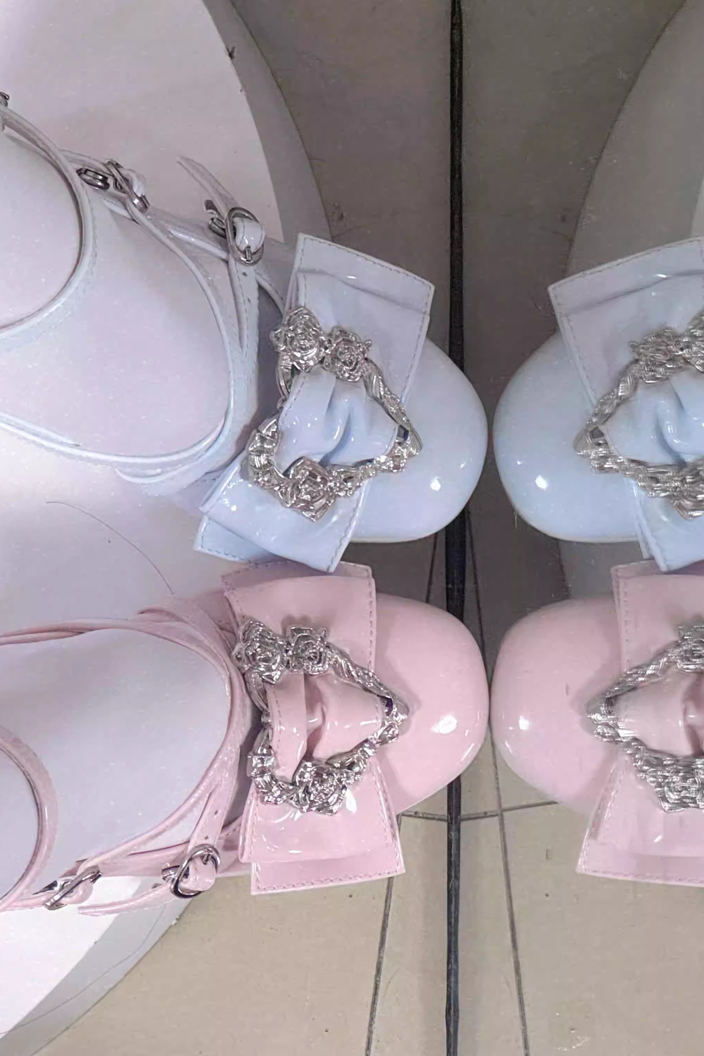 ラブバックルクリスタルヒールシューズ