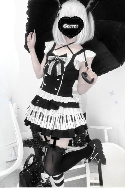 ダークフリルトップス＋ピアノスカート＋キャットスリーブ