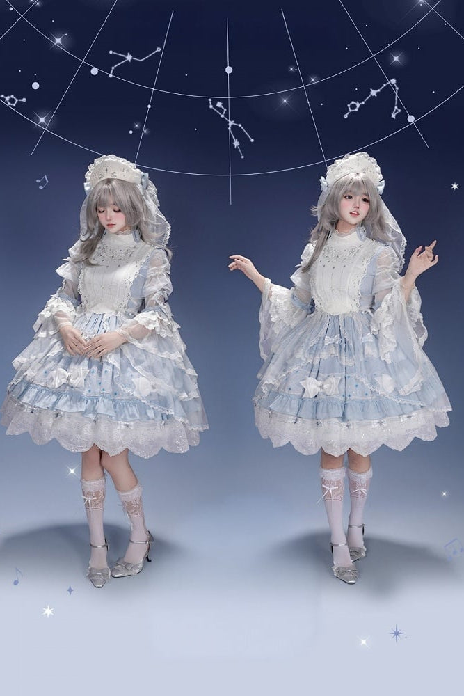 [Vorbestellschluss: 9.23] Klassisches Lolita-Kleid in Hellblau/Dunkelblau mit Himmelsstern-Stickerei, Glockenärmeln, Tülllagen und Schleife