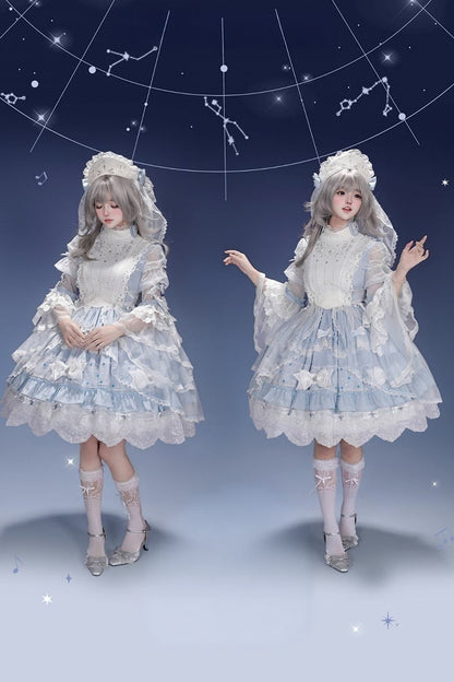 [Vorbestellschluss: 9.23] Klassisches Lolita-Kleid in Hellblau/Dunkelblau mit Himmelsstern-Stickerei, Glockenärmeln, Tülllagen und Schleife