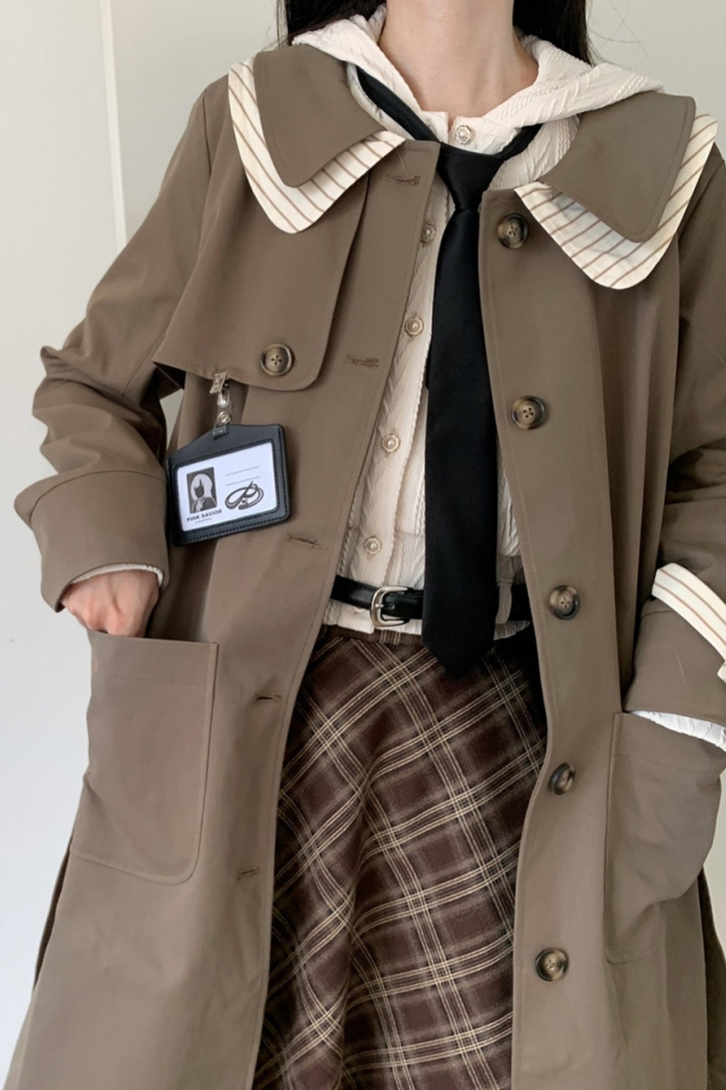 メープルトレンチコート+フードトップス+チェックスカート+シャツドレス