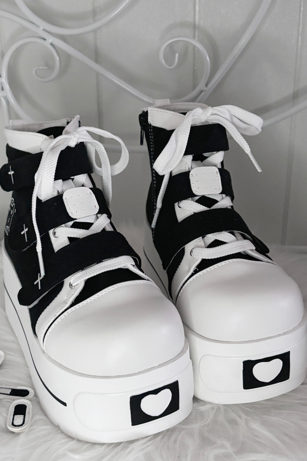 【予約商品】サブカルラウンドトゥキャンバスシューズ