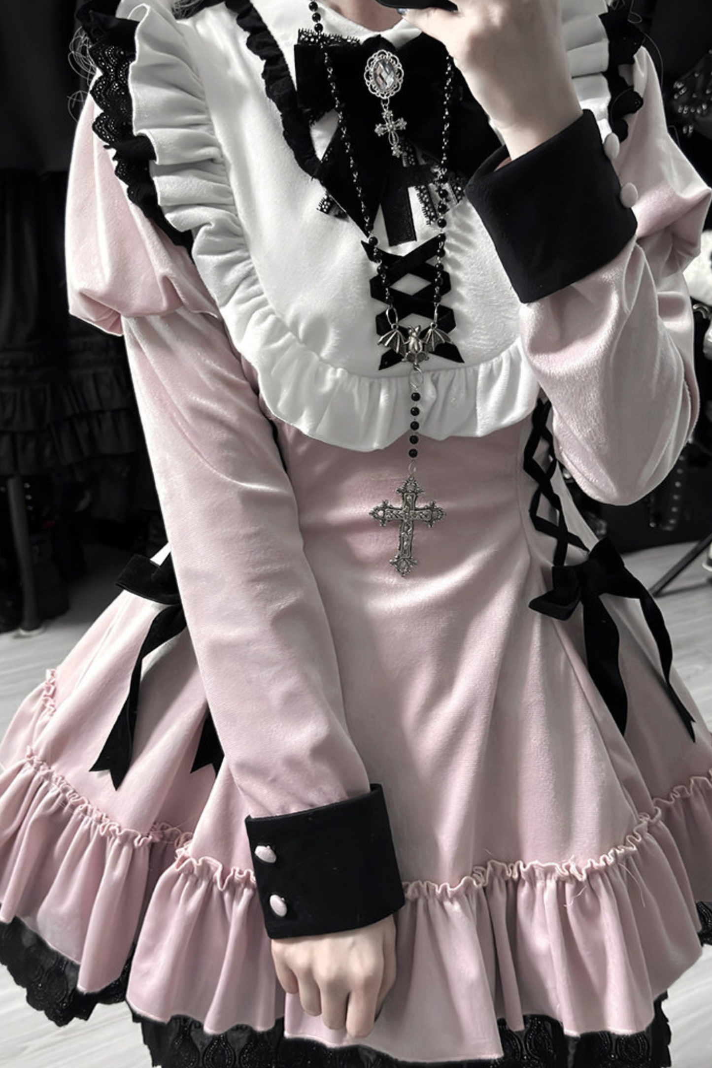 Lace-up ribbon Lolita dress + brooch + hair clip
