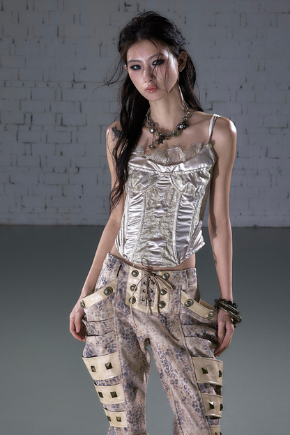 Mittelalterliches Spitzen-Patchwork-Rock