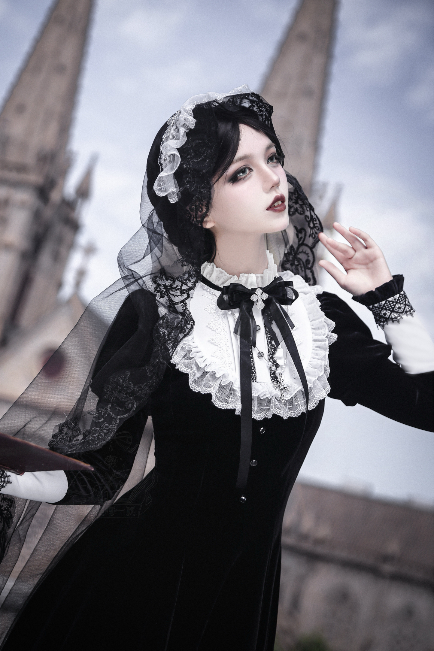 【3月1日予約締切】ムーンクロスジュリエットスリーブブラックベルベットゴシックドレス＋アクセサリー