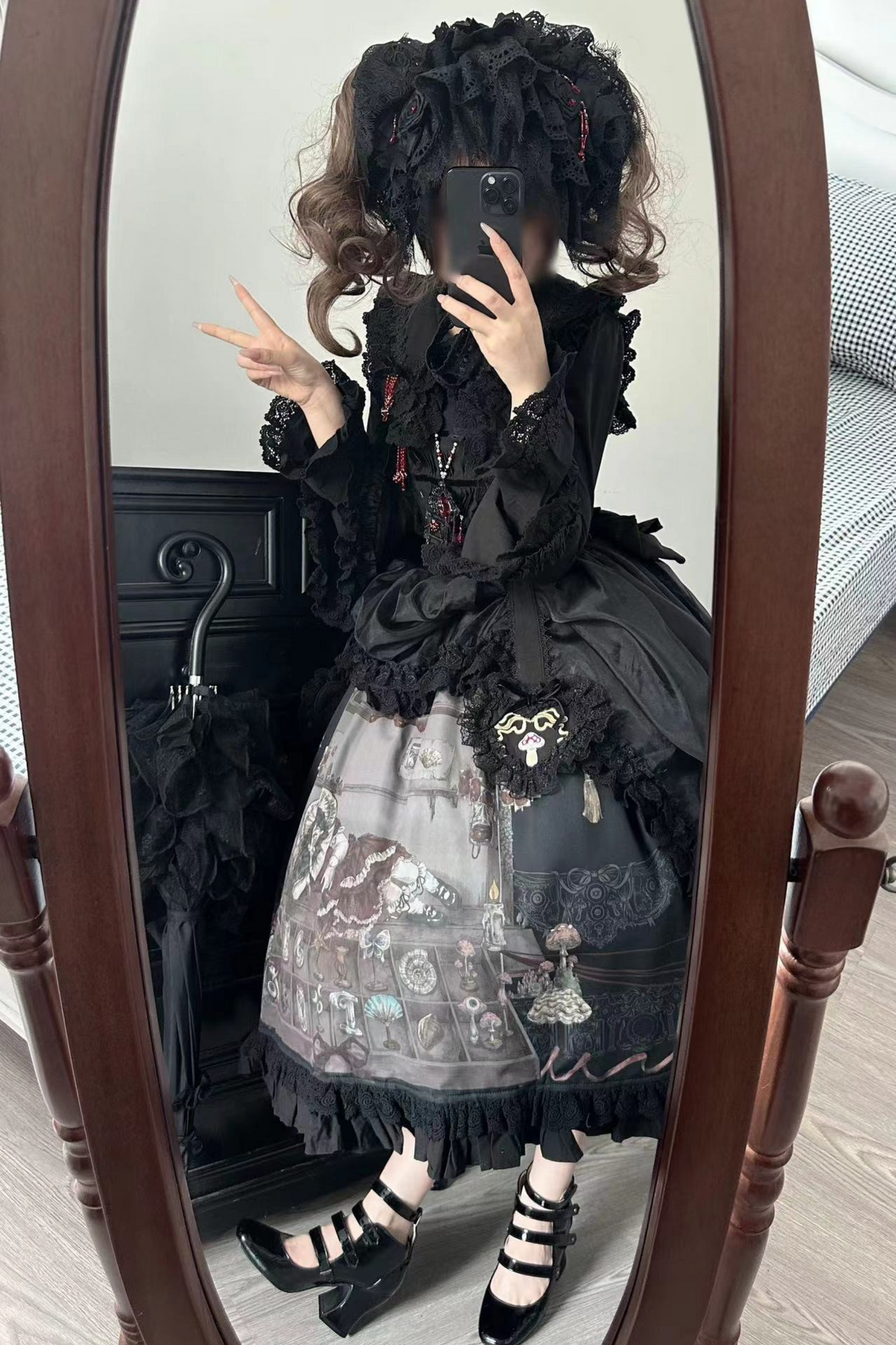 リフティングビーズゴシックストラッププリントドレス