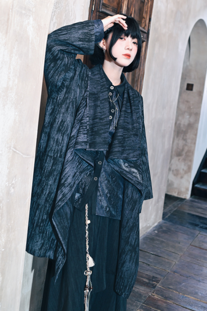 スケールシックケープトップス