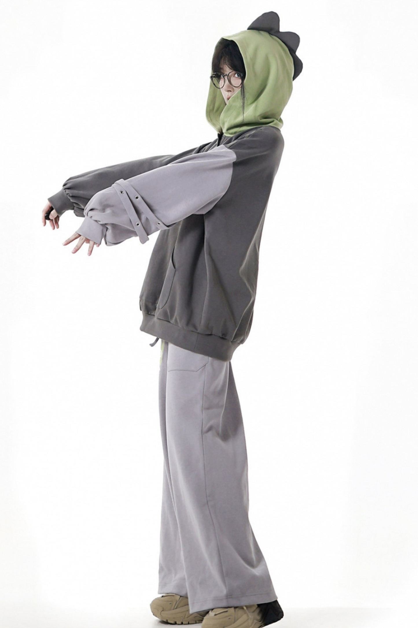 フォレストティーカジュアルフードスウェットス+スウェット+アシメパンツ+カジュアルパンツ