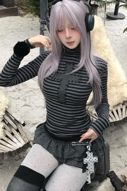 クロスハイネックトップス+パンツスカート+ペンダント