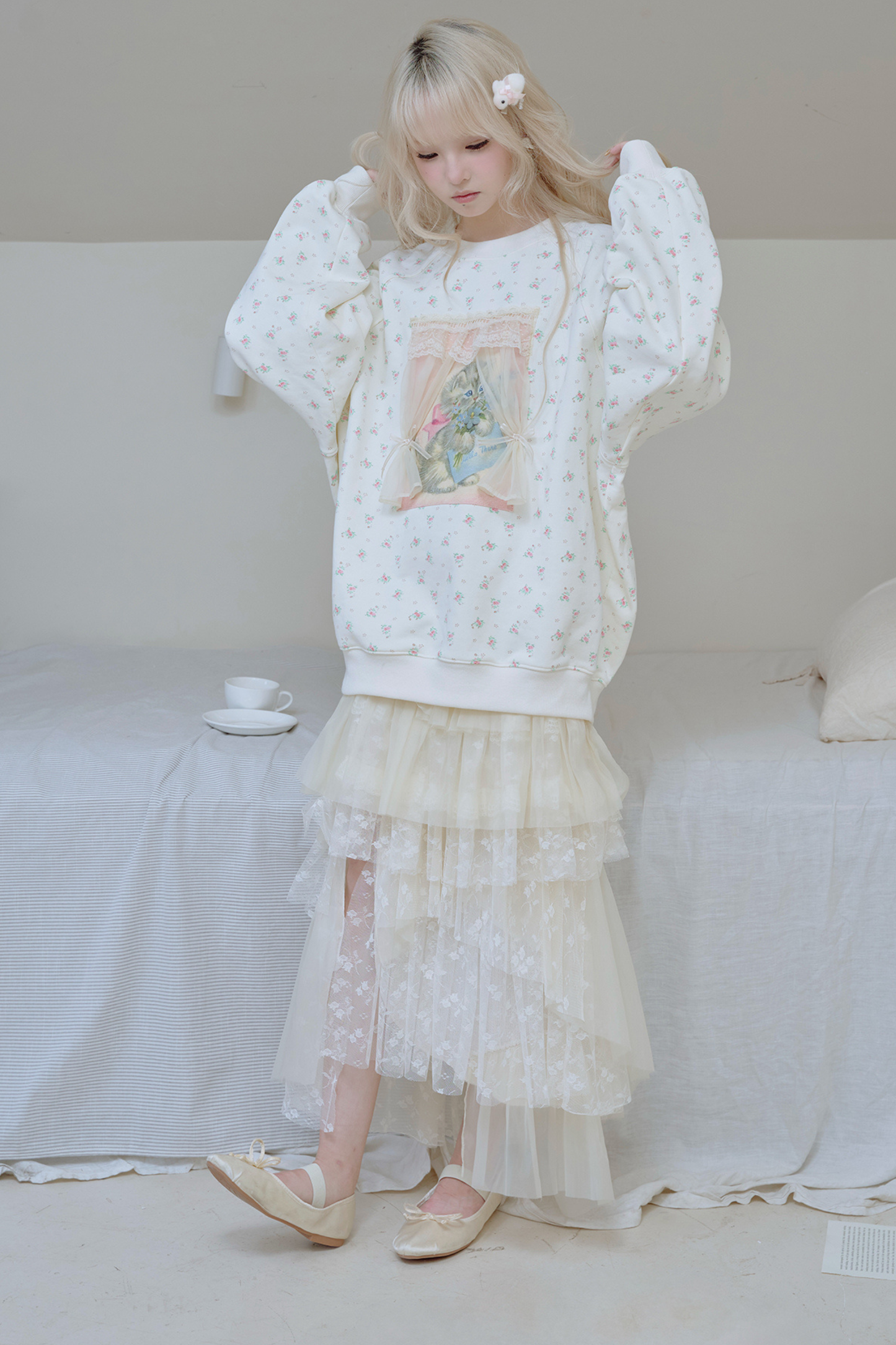 フローラルキャットレースカーテンスウェット