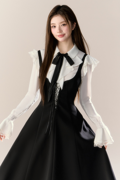 フレンチブラウス+サスペンダースカート